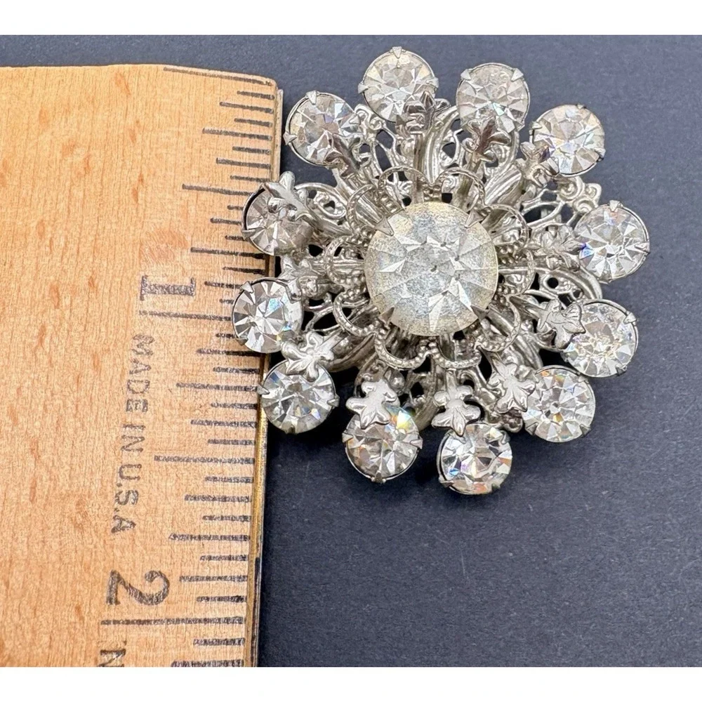Vintage‎ Flower Brooch Silver Tone Filigree Clear Rhinestone Floral Retro 1.5
